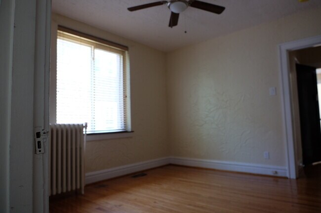 Building Photo - 7142 Amherst Ave
