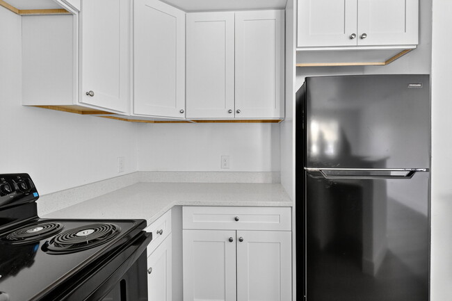 Building Photo - Cascades at Clear Lake Apartments