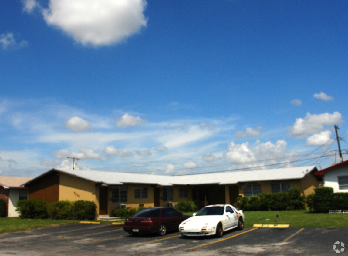 Primary Photo - 7613 Venetian St