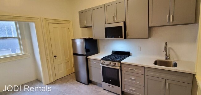 Building Photo - Studio, 1 bath House - 2396 Webster St #2