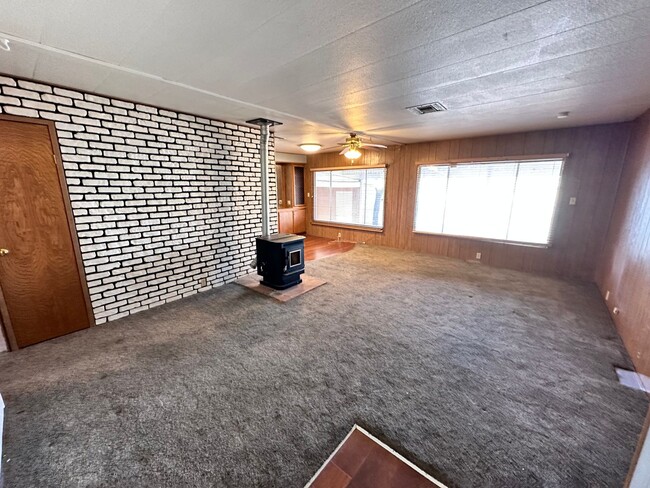 Foto del edificio - 2 Bedroom 2 Bathroom with Covered Parking