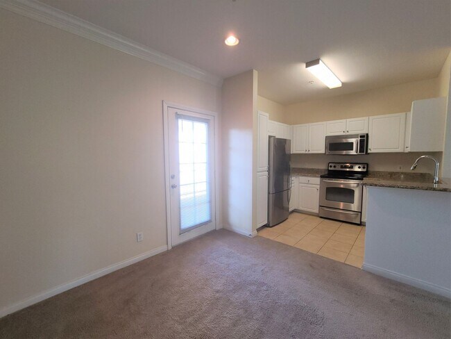 Foto del edificio - Spacious Condo Available at The Missions