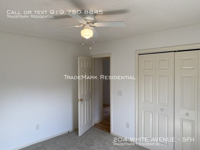 Building Photo - 204 White Ave