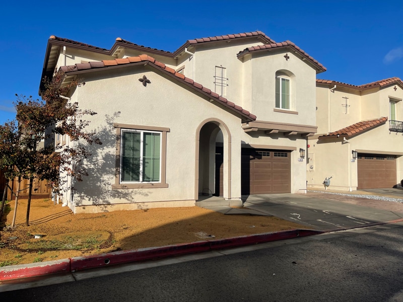 Foto principal - 1070 John Hopkins Ct