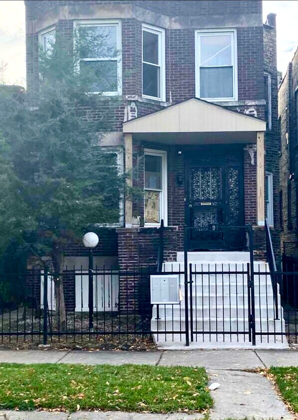 Primary Photo - 910 N Lawndale Ave