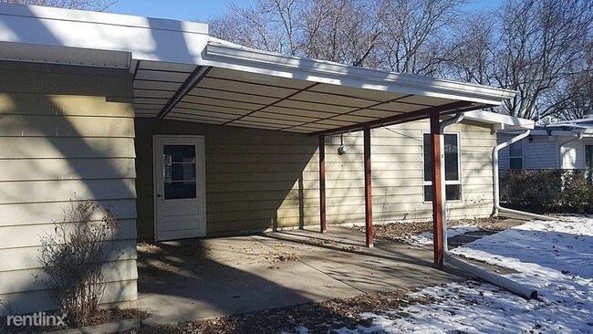Building Photo - 3 br, 1 bath House - 4901 Benton Street