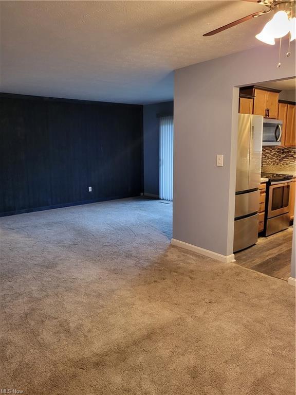 Foto del edificio - 24615 Clareshire Dr