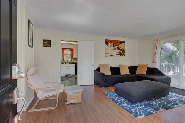 Foto del edificio - 102A White Oak Dr