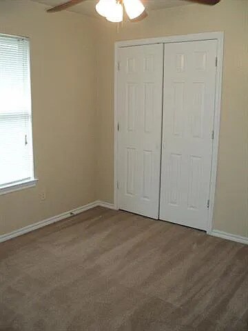 Foto del edificio - Eagle Mountain ISD ! 3/2/2 Cute and well-maintained 3-bedroom, 2-bath home featuring an open-conc...