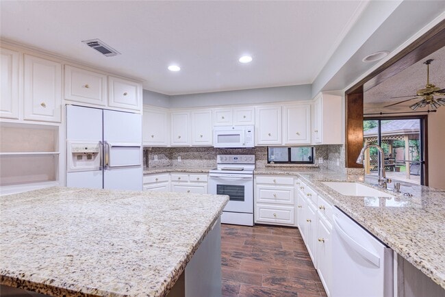 Foto del edificio - 10850 Kirktown Dr