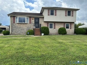 Building Photo - 3908 Yorktown Dr