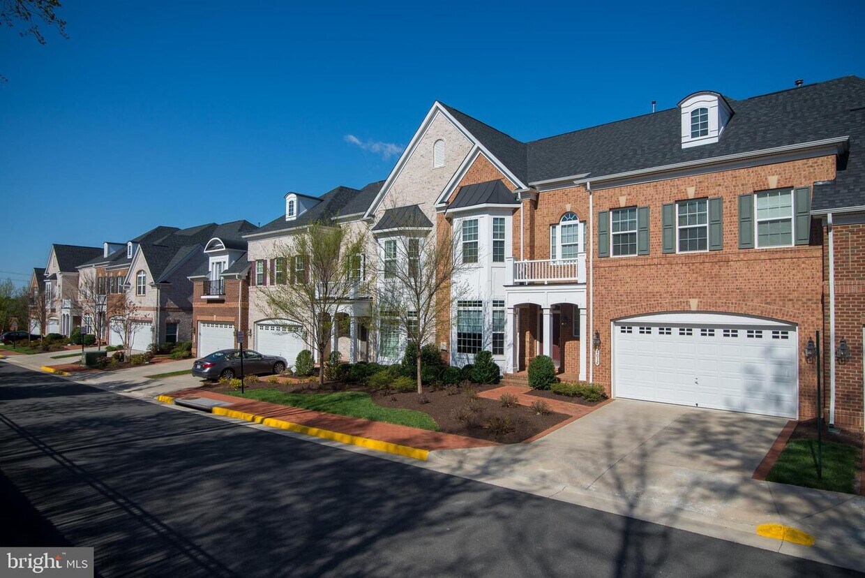 4012 Topsham Square, Fairfax, VA 22033 Townhome Rentals in Fairfax VA