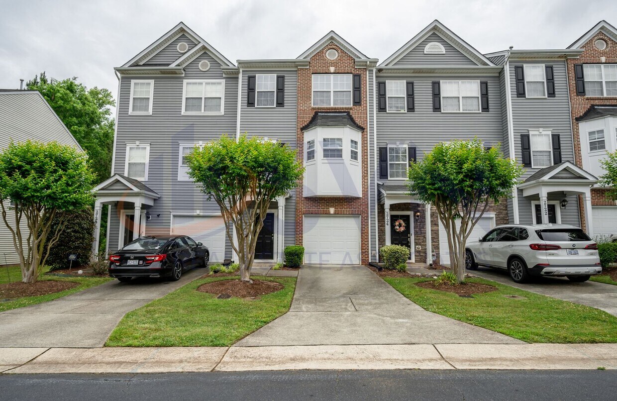 Primary Photo - 3 STORY TOWNHOME WITH BONUS ROOM!