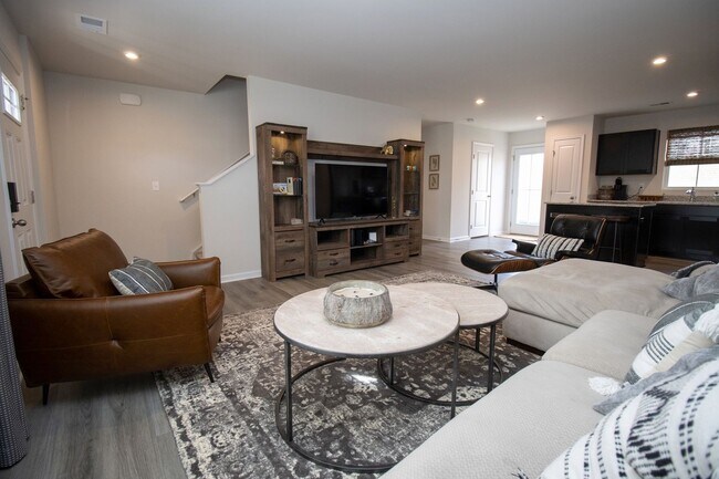 Foto del edificio - 3 Bedroom, 2.5 Bathroom - Available NOW!