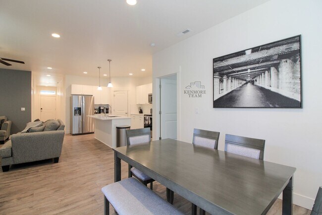 Foto del edificio - FURNISHED 3 Bedroom, 2 Bath Home in West Richland
