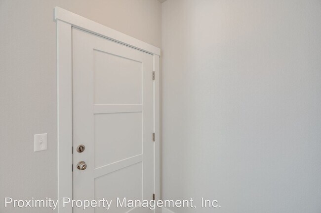 Building Photo - 3 br, 2.5 bath House - 292 S Echo Canyon Ave
