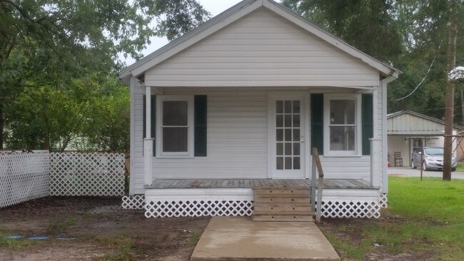 Building Photo - 1414 Industrial St