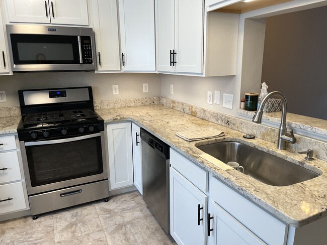 Building Photo - 3073 Armory Dr
