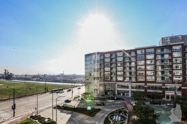 Building Photo - 135 S Delano Ct