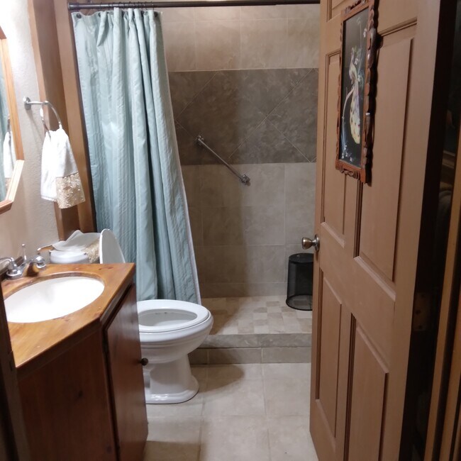 Foto del edificio - 2265 Mimosa Ave