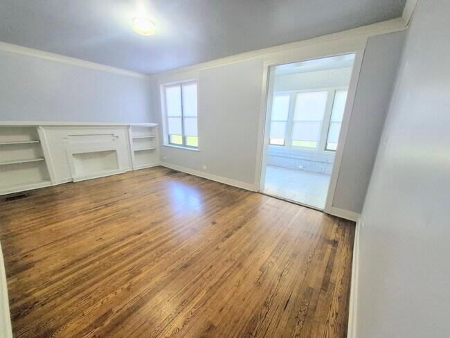 Foto del edificio - 6210 S Eberhart Ave