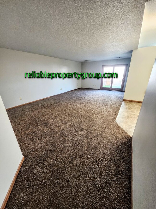 Building Photo - 1417 Lakehurst Dr
