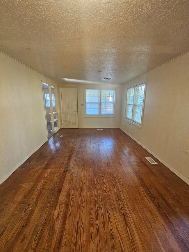 Photo - (2) Bed/(1) Bath in Core Norman Avail NOW! Video Tour! House
