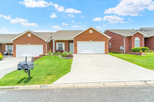 Foto del edificio - 7028 High Alpine Ln