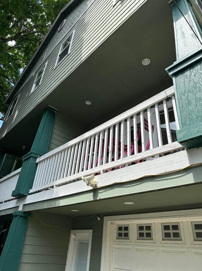 Foto del edificio - 337 N Ivy St