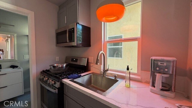 Foto del edificio - 2413 La Crescenta Ave