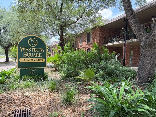 Foto del edificio - 11550 Chimney Rock Rd