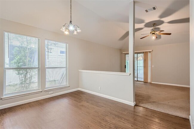 Building Photo - 9204 Wellesley Dr
