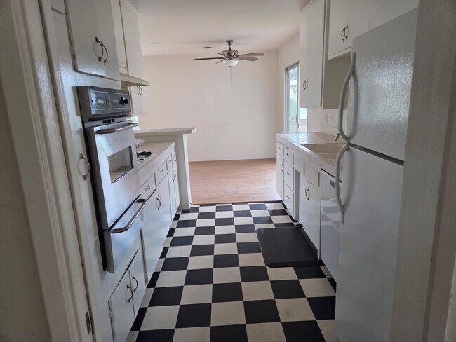 Foto del edificio - 3834 Mentone Ave