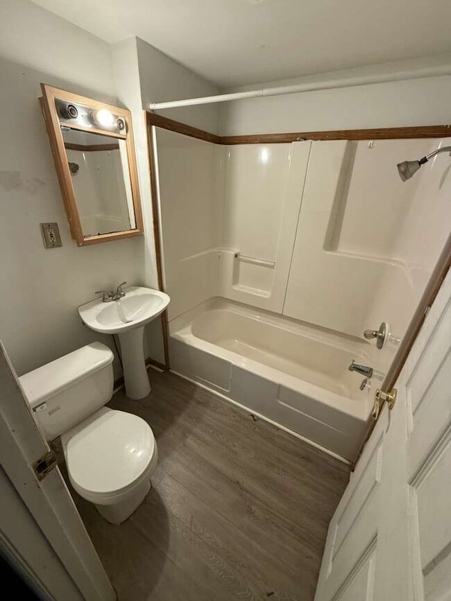 Foto del edificio - 390 N McKean St