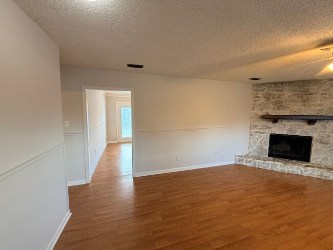 Building Photo - Beautiful Home in Valdosta, Ga!