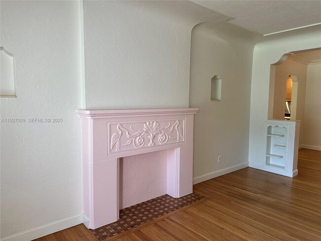 Building Photo - 203 NE 86th St