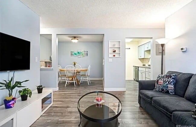 Foto del edificio - Beautiful 1 Bedroom Condo near City Center in Aurora