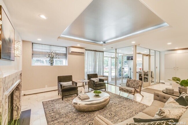 Foto del edificio - 320 E Shore Rd