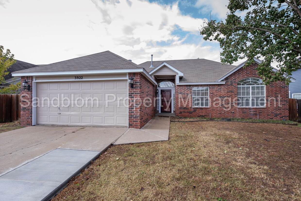 Foto principal - For Lease | Broken Arrow | $1595 Rent