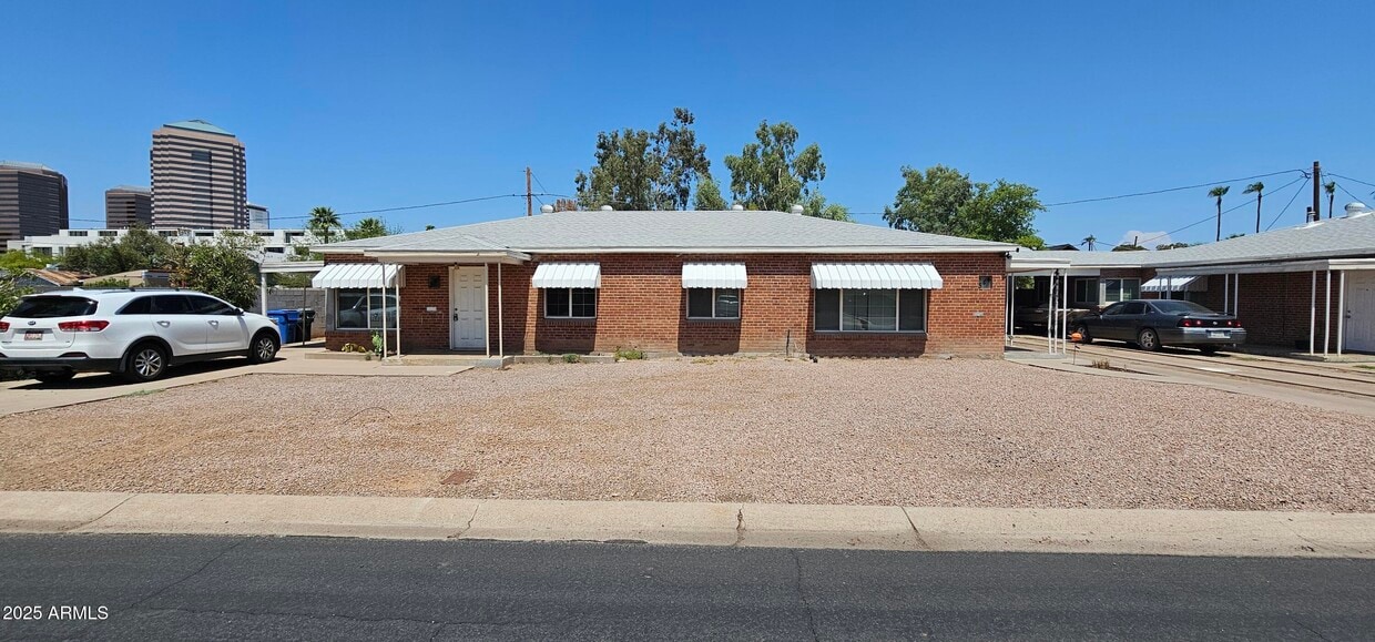Primary Photo - 340 E Virginia Cir