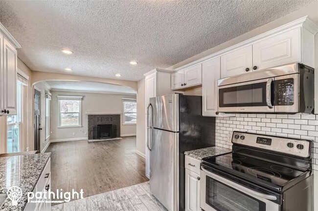 Building Photo - 2622 Meridian Dr, Robbinsdale, MN, 55422