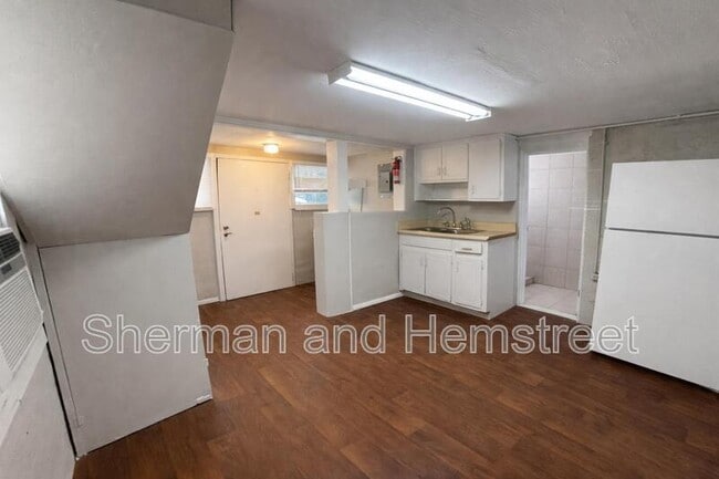 Building Photo - 821 Georgia Ave