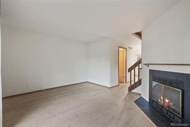 Building Photo - 7941 Lexington Park Dr