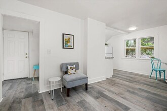 Building Photo - 561 Madison St