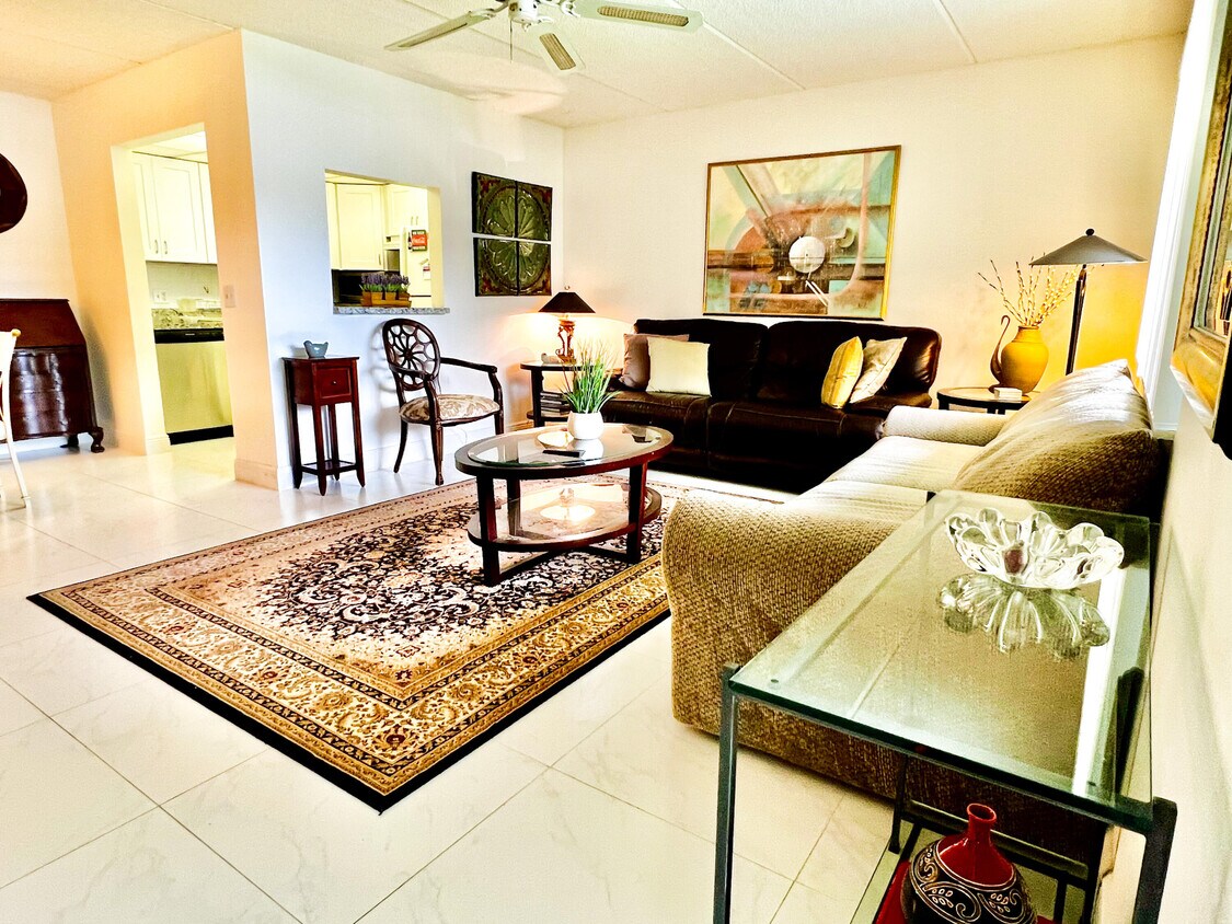 3100 Springdale Blvd Unit 111, Palm Springs, FL 33461 Condo for Rent