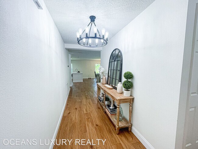 Building Photo - 3 br, 2 bath House - 50 Levee Lane