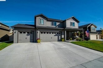 Building Photo - 1710 SW Panorama Dr