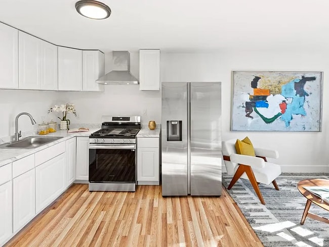 Building Photo - 2887 Fordham St