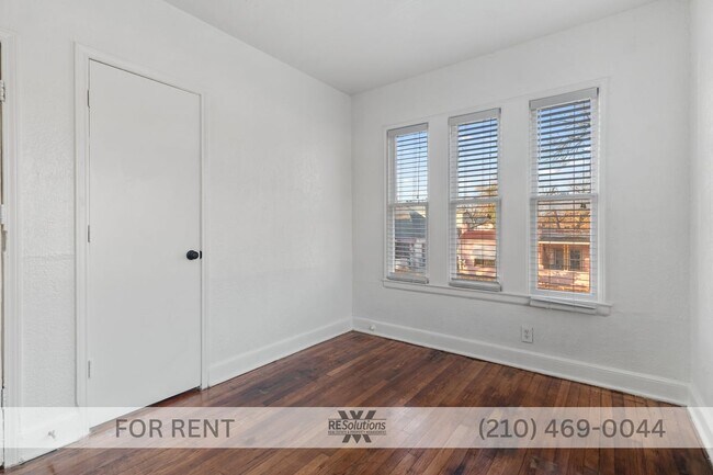 Foto del edificio - 1630 W Rosewood Ave