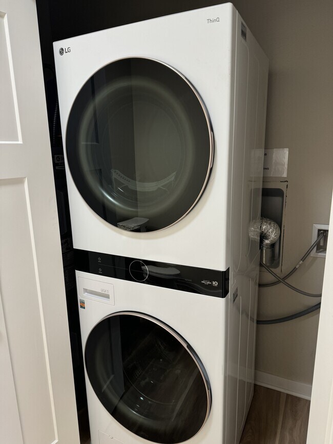 Foto del edificio - 441 Talent Ave